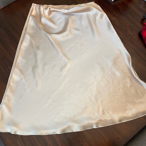 EUC Express y2k Satin Low Ride Midi Skirt sz L - Picture 3 of 9
